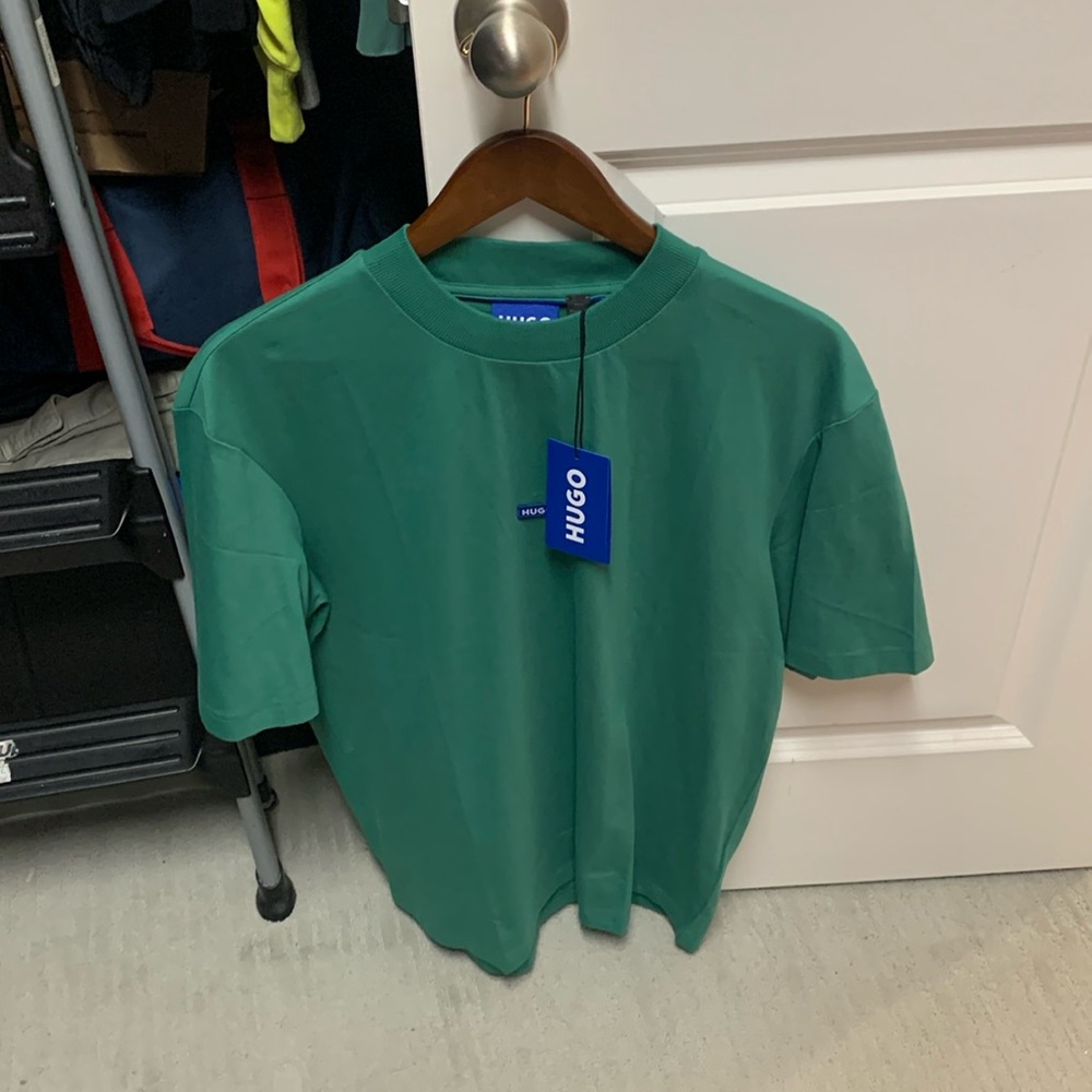 ⚡️ New Mens size M Hugo box logo shirt